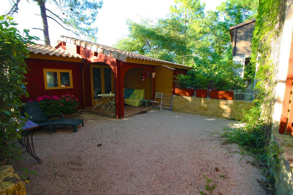 Ferienwohnung Pousterle De Sabran - Piscine & Hammam Exterior foto